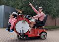 Mixie Mini Band, rijdende muziekwagen