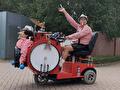 Mixie Mini Band, rijdende muziekwagen