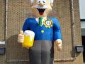 Opblaasbare Abraham pop in de tuin