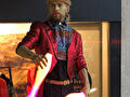 De Juggler, living statue met verlichte kegels